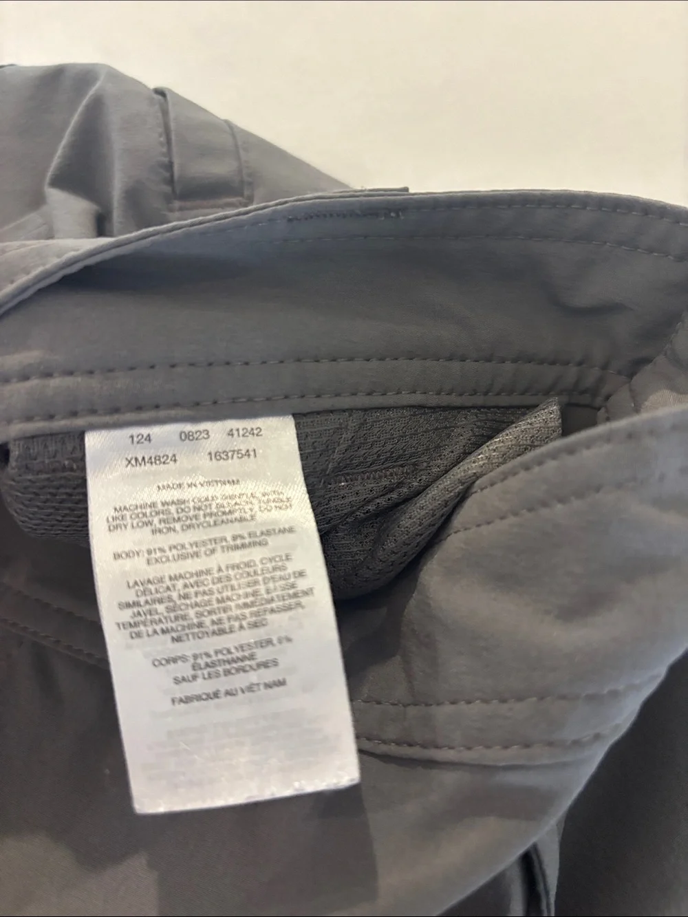 Columbia Men's Gray Stretchy Performance Shorts. Golf-Hiking-Outdoors. Size 32